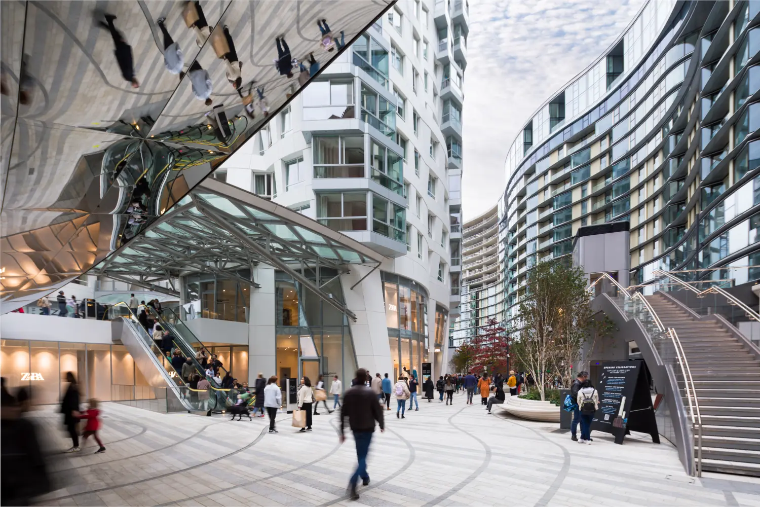 Bar setting of the Orient Express La Minerva.